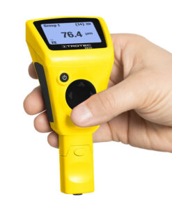 medidor de espesor de recubrimiento trotec-bb30 en mano